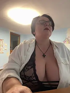 I amArquette online show from March 6, 9:10 pm