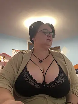 I amArquette online show from March 18, 5:58 pm