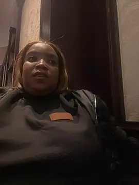 friendlybitch22 online show from May 26, 6:06 pm