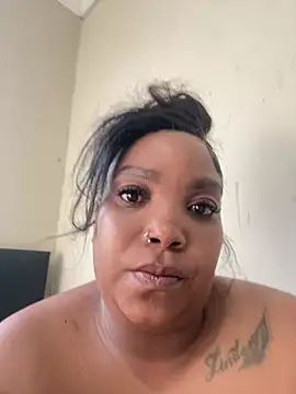 friendlybitch22 online show from May 16, 7:40 am