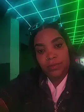 friendlybitch22 online show from April 16, 5:25 pm