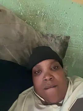 friendlybitch22 online show from April 8, 3:35 pm