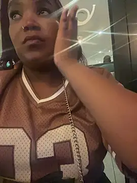 friendlybitch22 online show from May 14, 8:17 pm