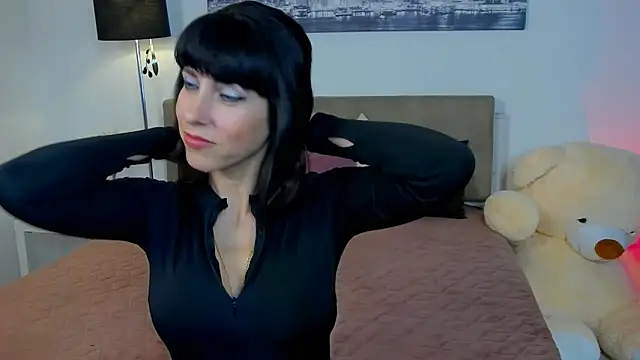 HeidieRaven online show from April 14, 12:43 pm