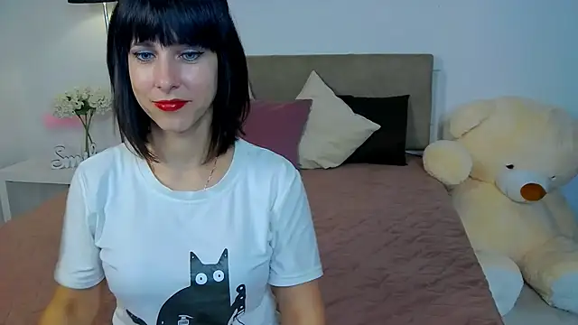 HeidieRaven online show from April 15, 12:32 pm