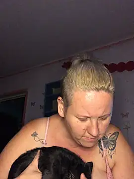 Snapshot of SofiaAmour chatting on July 25, 6:36 pm SofiaAmour online show from July 25, 6:36 pm