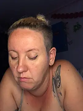 Snapshot of SofiaAmour chatting on July 7, 6:33 pm SofiaAmour online show from July 7, 6:33 pm