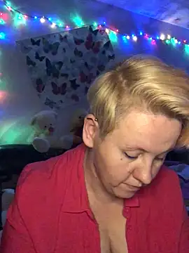 Snapshot of SofiaAmour chatting on April 9, 8:04 pm SofiaAmour online show from April 9, 8:04 pm