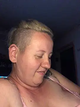 Snapshot of SofiaAmour chatting on July 28, 7:39 pm SofiaAmour online show from July 28, 7:39 pm