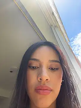 Mia-villalobos online show from April 2, 4:35 pm