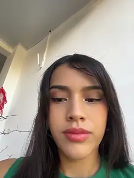 Mia-villalobos online show from June 2, 12:05 pm