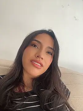 Mia-villalobos online show from June 17, 1:43 pm