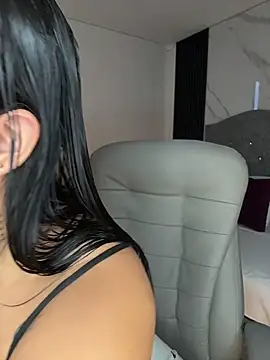 Lisabrown 23 online show from April 7, 10:55 pm