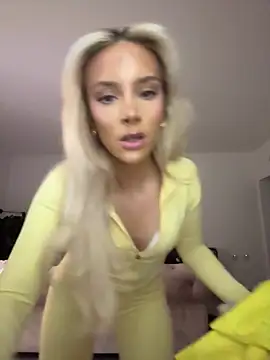 Naughtyblondex online show from April 17, 8:33 pm