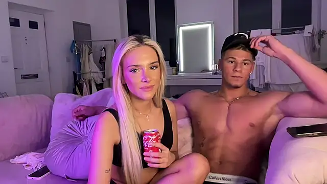 Naughtyblondex online show from April 13, 1:09 am