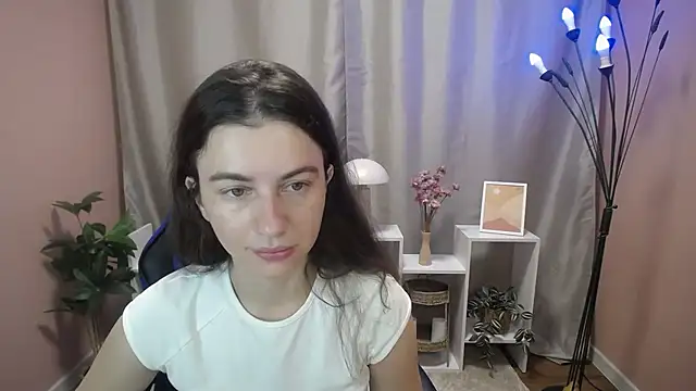 Snapshot of MistyBree chatting on July 13, 8:02 am MistyBree online show from July 13, 8:02 am