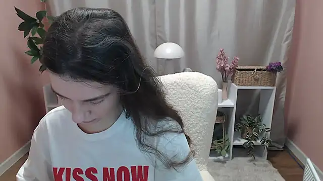 MistyBree online show from March 9, 9:13 am