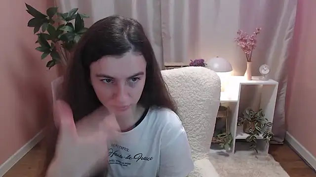 MistyBree online show from March 13, 9:03 am