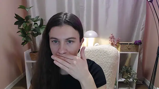 MistyBree online show from March 5, 9:39 am