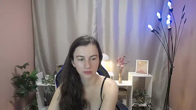 Snapshot of MistyBree chatting on July 17, 8:11 am MistyBree online show from July 17, 8:11 am