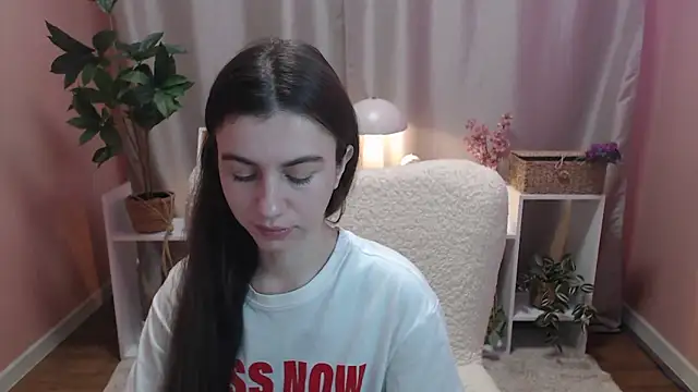 MistyBree online show from March 12, 9:24 am