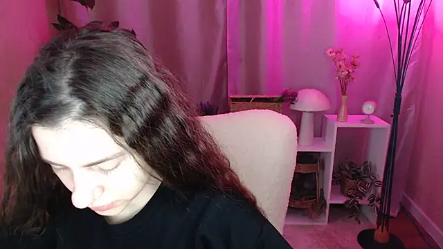 MistyBree online show from April 5, 8:10 am