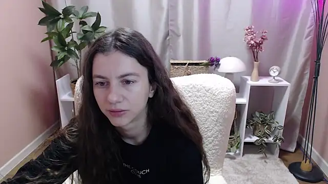 MistyBree online show from April 10, 8:10 am