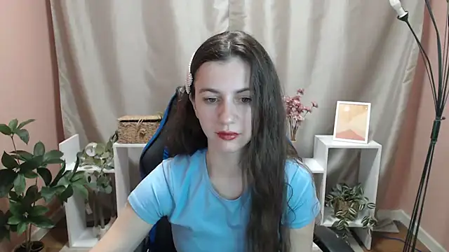 MistyBree online show from May 14, 8:11 am