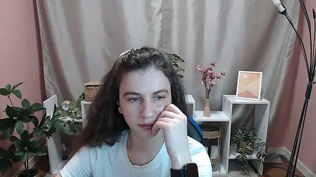 MistyBree online show from May 16, 8:02 am