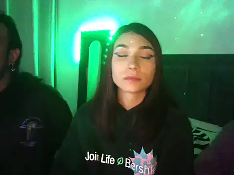 JadeYJacob online show from March 20, 5:19 am