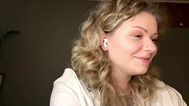 YoungAlina online show from March 19, 1:00 pm