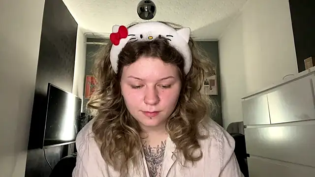 YoungAlina online show from April 18, 10:39 am