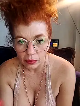 Snapshot of roxybykiss chatting on May 14, 7:22 pm roxybykiss online show from May 14, 7:22 pm
