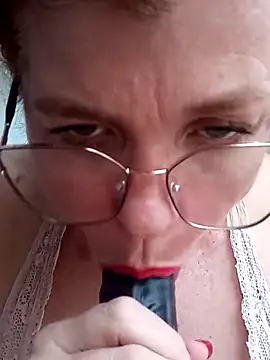 roxybykiss online show from April 23, 5:25 pm