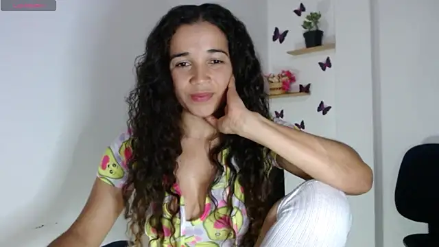 Snapshot of MagicHoney8 chatting on March 17, 2:58 am MagicHoney8 online show from March 17, 2:58 am