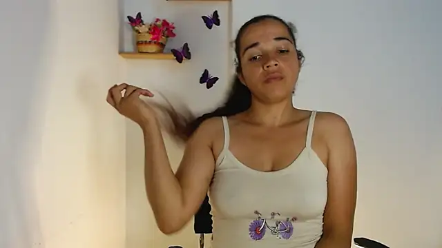 Snapshot of MagicHoney8 chatting on March 15, 5:25 am MagicHoney8 online show from March 15, 5:25 am