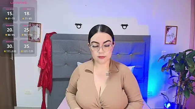 Kiara noirr online show from April 22, 11:28 am