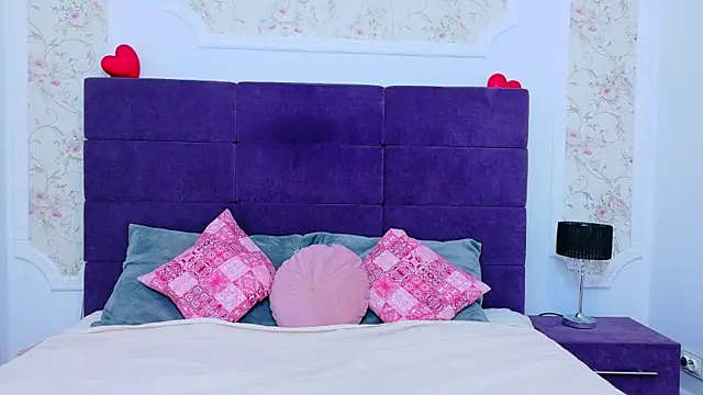 RaysaDrake online show from April 15, 3:56 am