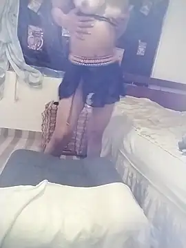 lauranasty online show from April 22, 11:11 pm