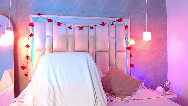 Bella-Sanders online show from March 25, 12:04 pm