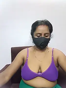 Snapshot of misti-boudii chatting on June 4, 3:06 pm misti-boudii online show from June 4, 3:06 pm