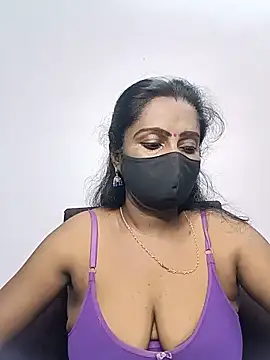Snapshot of misti-boudii chatting on June 3, 1:56 pm misti-boudii online show from June 3, 1:56 pm