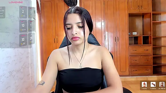 lizzie skinny online show from March 30, 7:04 pm