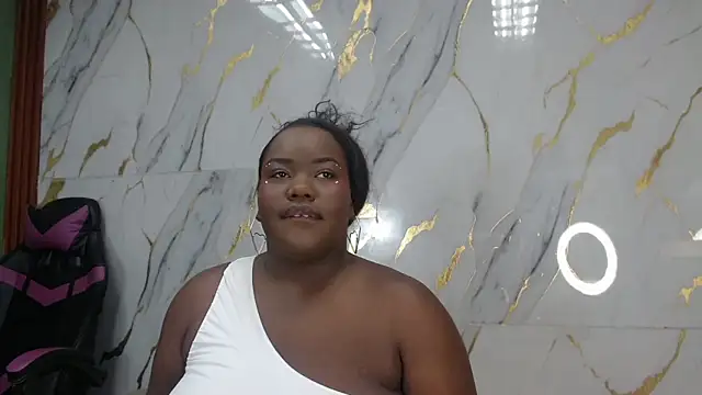 Snapshot of sophie_blake1 chatting on April 25, 12:30 pm sophie blake1 online show from April 25, 12:30 pm