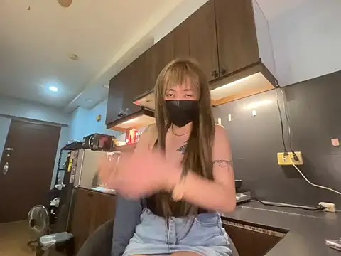 strawberryblossom93 online show from March 30, 2:51 pm