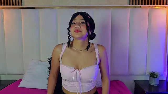 Rosie Jones  online show from March 8, 3:32 am