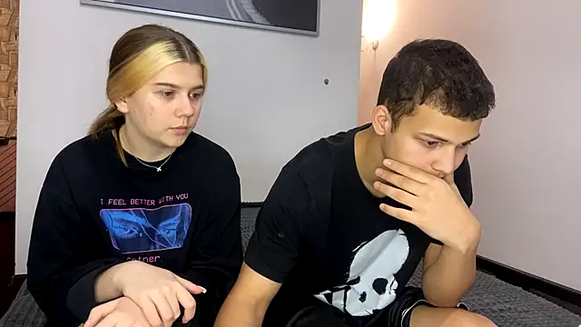 mirel couple online show from March 1, 10:10 pm