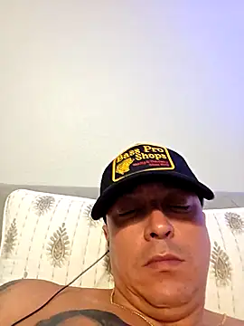 Snapshot of DoggiiDick chatting on March 2, 4:13 am DoggiiDick online show from March 2, 4:13 am