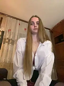 Snapshot of LunaVey chatting on June 12, 6:38 pm LunaVey online show from June 12, 6:38 pm