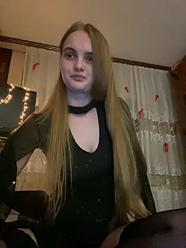 Snapshot of LunaVey chatting on May 26, 6:28 pm LunaVey online show from May 26, 6:28 pm